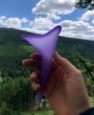 🌿 Příroda volá… a vy už nemusíte hledat keře! 😏 🚺 S LadyP můžete čůrat ve stoje a mít víc pohodlí na cestách, festivalech...